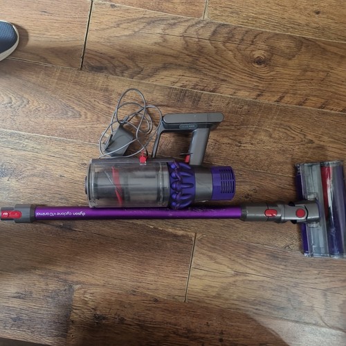 Dyson v10 cordless - cordless, handheld