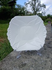 ART DECO WHITE SHELLEY CAKE