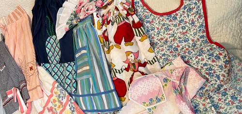 Vtg lot aprons - vtg, 9