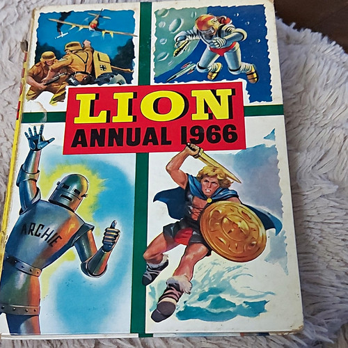 Lion annual 1966 silver - silver, uk