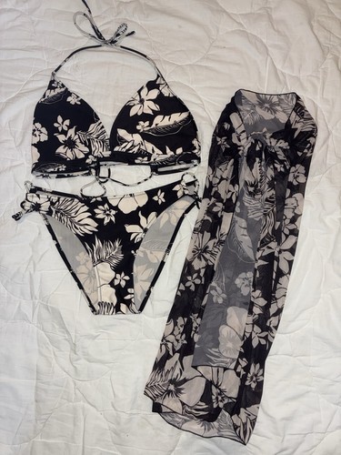Piece black white - &,