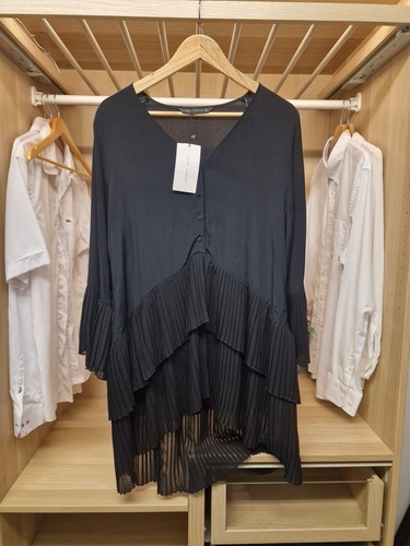 Bnwt zara womens black pleated - bnwt,