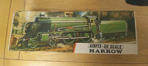 Airfix red stripe harrow inc - red,