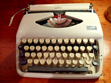 Vintage Adler Tippa Portable