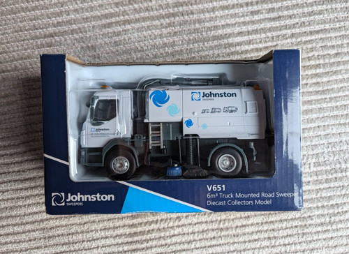Johnston sweepers v651 - johnston,