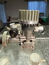 Vintage O.S. MAX-21 V Nitro