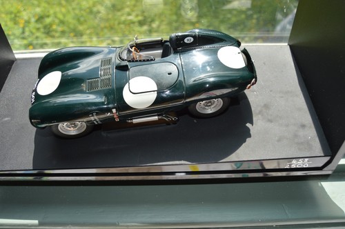 Autoart scale jaguar - autoart, 1:18