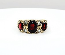 9ct GOLD GARNET & CZ STONE