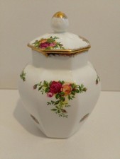 Royal Albert Old Country Roses Vase With The Lid 15 Cm Tall Vintage Collectible
