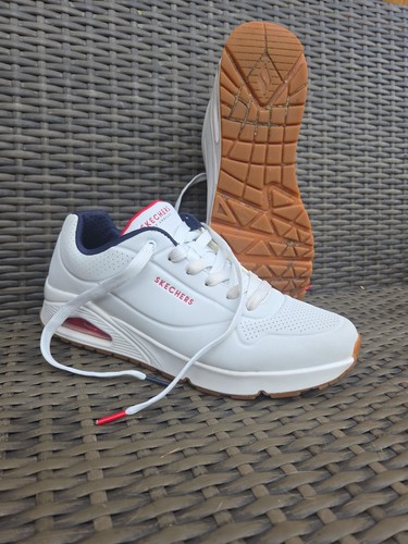 Mint condition skechers uno - mint,