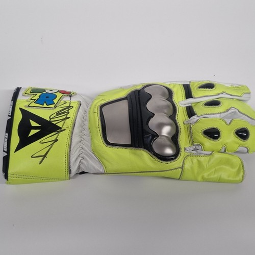 Valentino rossi hand signed - valentino,