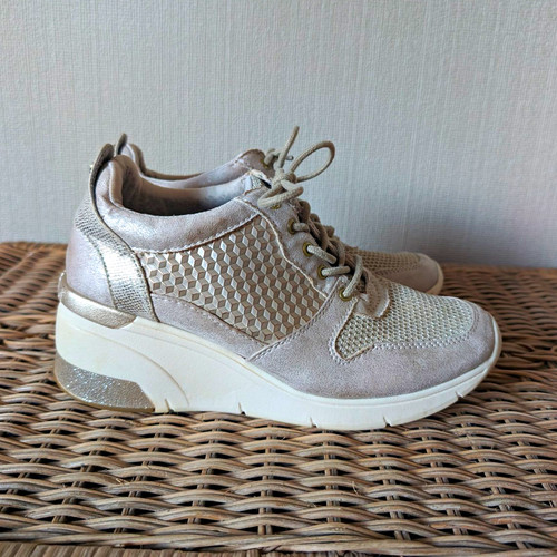 Platform wedge trainers