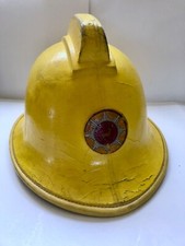 Vintage Hertfordshire Fire Brigade Firefighter Helmet Cromwell UK England 1984