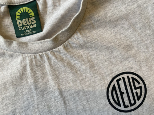 Deus machina logo - ex,