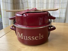 Enamel Mussels/Moules Pot with Lid In Red.