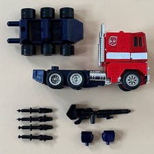 Vintage Hasbro Transformers G1 - Optimus Prime - Cab Robot and Accessories