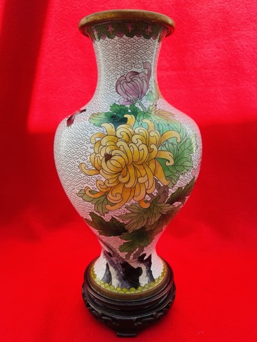 Chinese cloisonne vase - , on