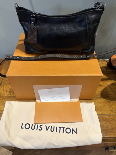 Louis vuitton carry - vuitton, east