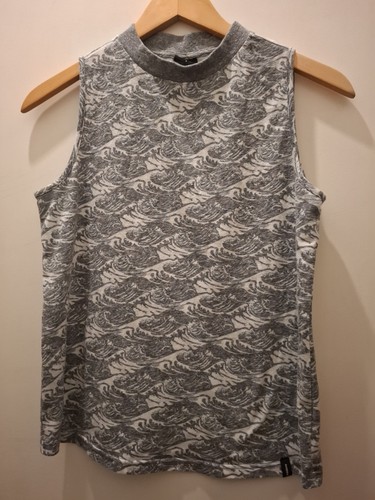 Finisterre waves sleeveless - "waves",