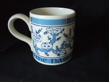 DORN WILLIAMS NATIONAL TRUST MUG 1978 BLUE & WHITE FLORAL DESIGN