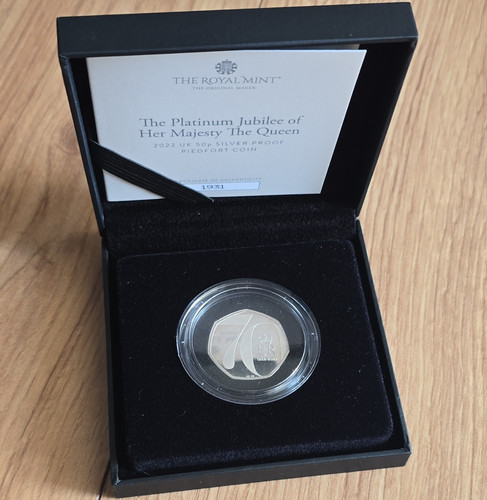 Royal mint 2022 50p silver - royal, uk