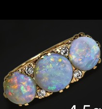 Vintage 18ct Gold Opal And