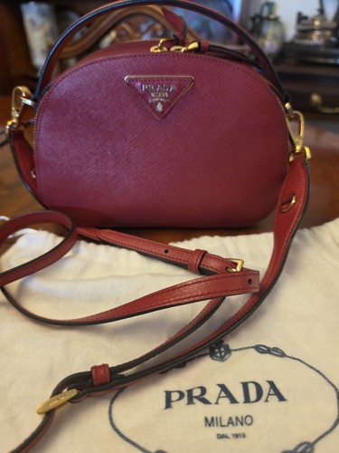 Classic chic prada odette - classic,