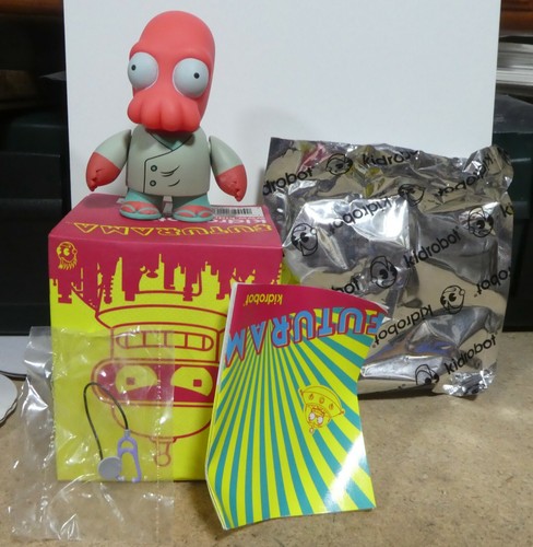 Kidrobot boxed figure - kidrobot,