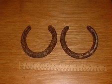 HORSE SHOE x 2 - OLD RUSTY -