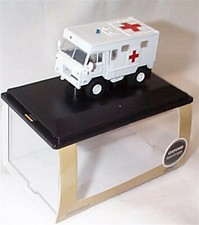 Land rover FC Ambulance 24 Field Bosnia 1-76 scale New in Case 76LRFCA003