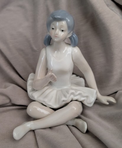 Sitting ballet ballerina - sitting,