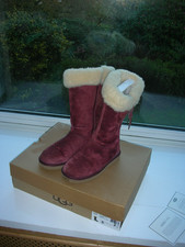 UGG Plumdale Charm tall