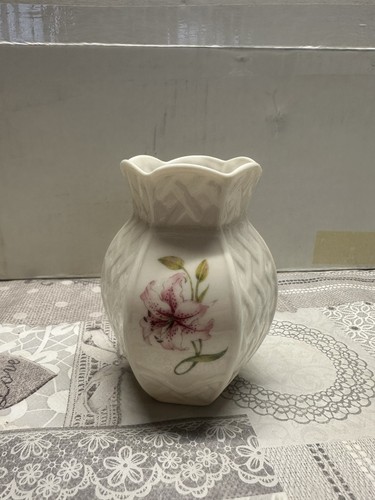 Belleek vase ireland country - vase,