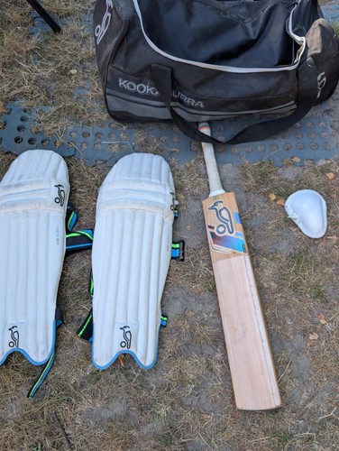 Youth cricket set containing