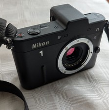 Nikon 1 v1  Digital Camera - Black ( Body Only ) - 