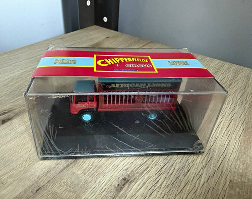 Oxford diecast chipperfields - diecast,