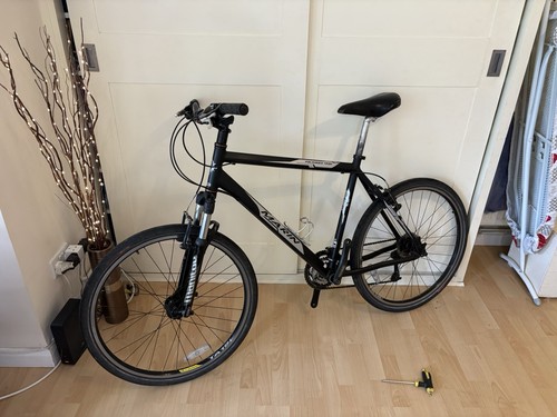 Marin black 700c hybrid bike - black, m