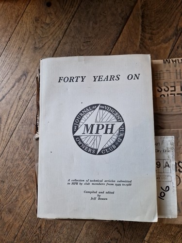 Vincent motorcycle books - books, 4o