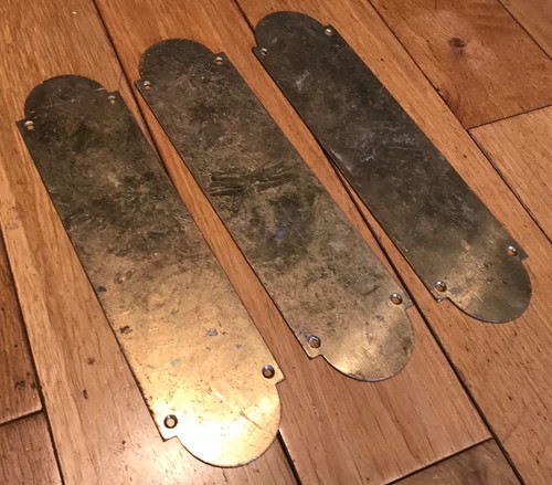 Brass door finger - brass,