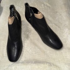 IVANKA TRUMP Black Leather