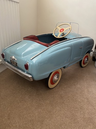 Vintage pedal car excellent - ,