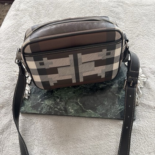 Burberry crossbody camera bag - burberry,