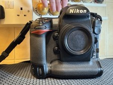 Nikon D3S Camera Body Only – Original Box, Very Good Condition