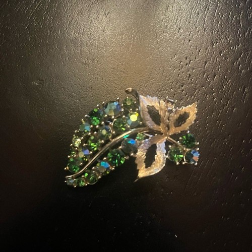 Vintage lisner green stone - green,