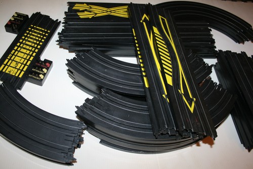 Tyco race track bundle - track,