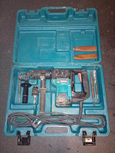 Makita hr3000c 240v hammer - makita,