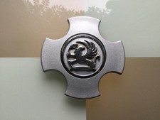 1xEXCELLENT VAUXHALL 4 STUD CORSA /ASTRA ALLOY WHEEL CENTRE CAP