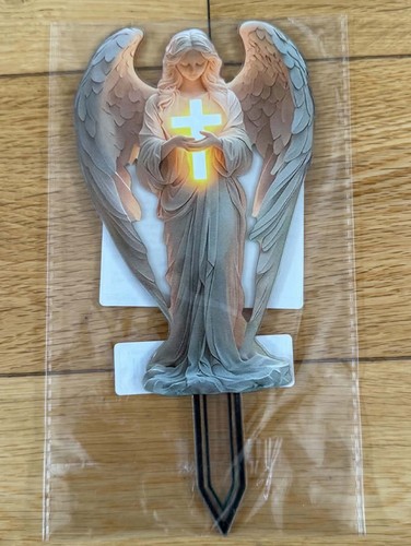 Lighted grey angel lawn - lighted,
