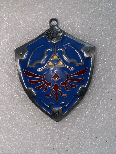 Hylian link shield the legend - link,