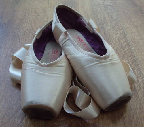 Pointe shoes timeworn pink - shoes,